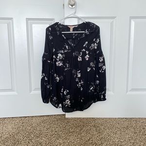 Black blouse w/white flower print